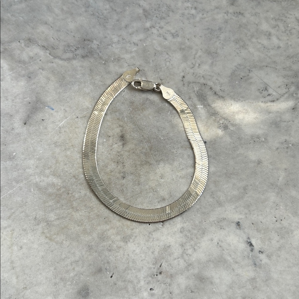 Elegant Silver Women's Bracelet